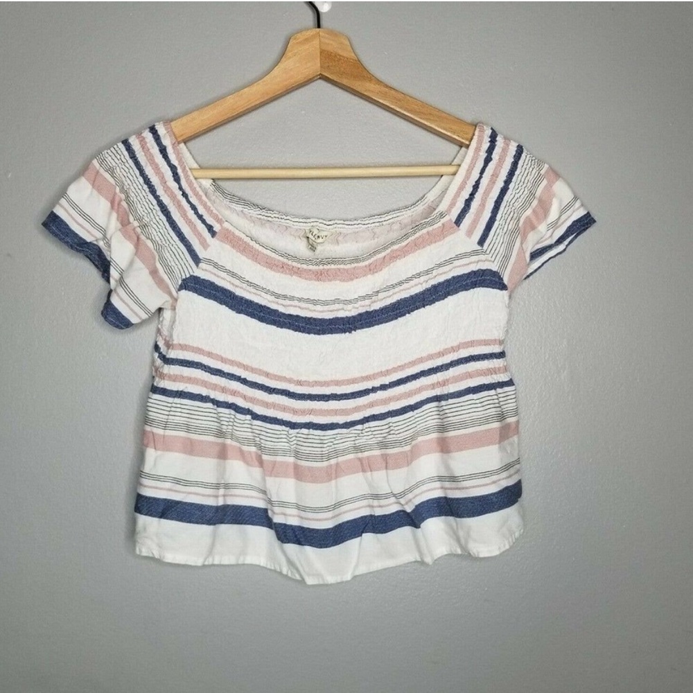 Style Envy size large cropped off the shoulders top‎